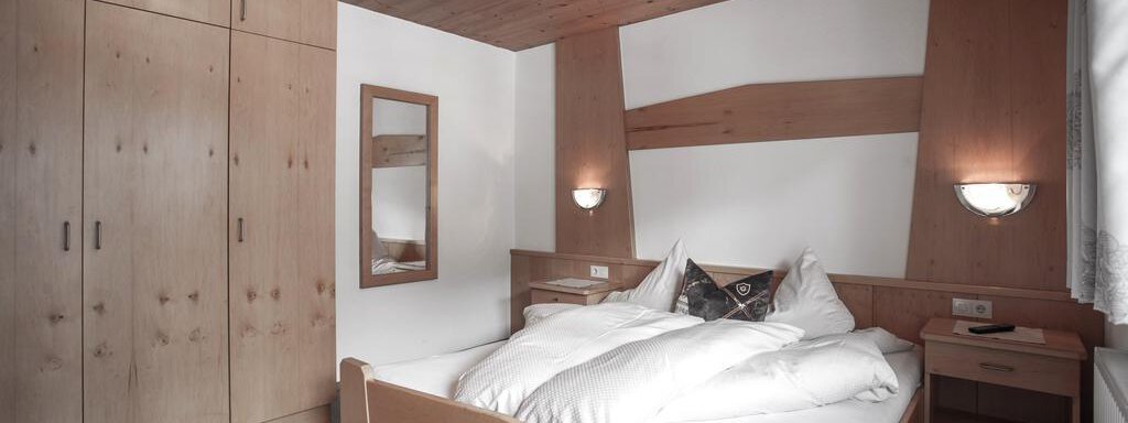 Schlafzimmer - Apart Hotel Arno - Sölden