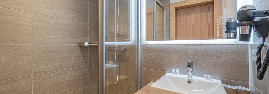 2  Einzelzimmer mit gemeinsamen Bad/Wc - Apart Hotel Garni Alt Kaisers - Sölden