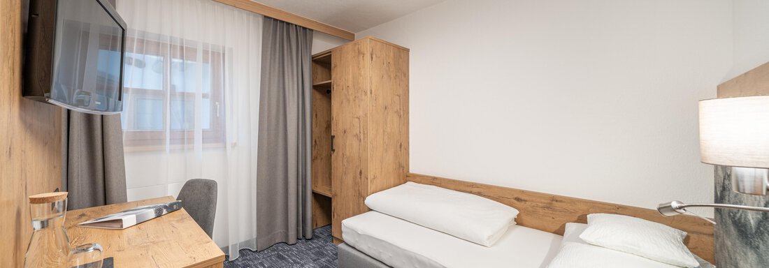 2  Einzelzimmer mit gemeinsamen Bad/Wc - Apart Hotel Garni Alt Kaisers - Sölden