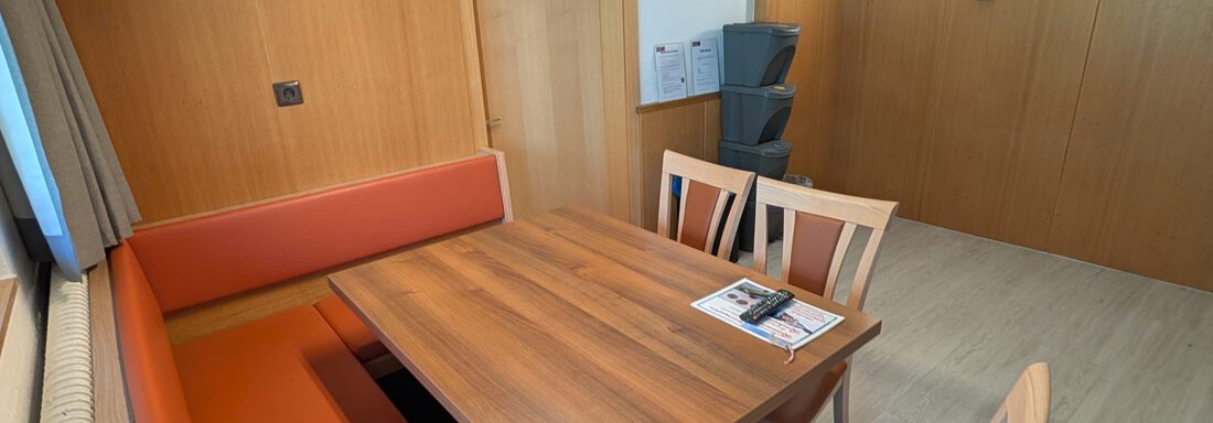 Wohnzimmer mit Esstisch Wohnzimmer mit Esstisch - Appt. Rosmarie - Sölden