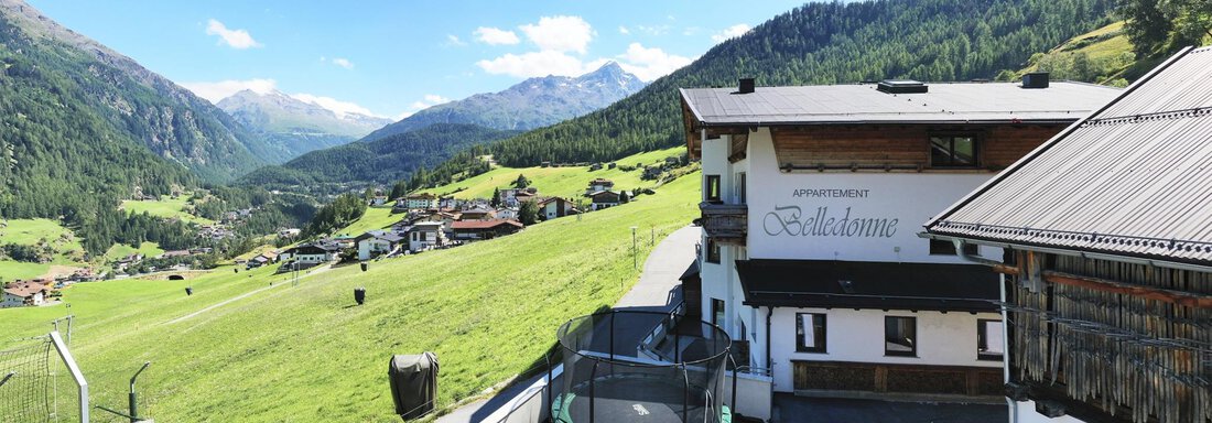 Terrasse und Spielplatz - Belledonne Ski in & out Appartements - Sölden