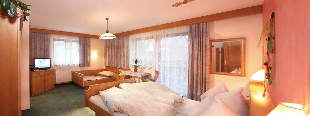 Dreibettzimmer mit Einzelbett - Erbhof - Sölden