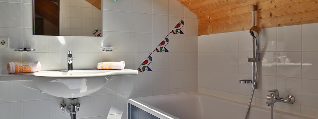 Badezimmer Dachgeschoß - Ferienhaus Moidl - Sölden