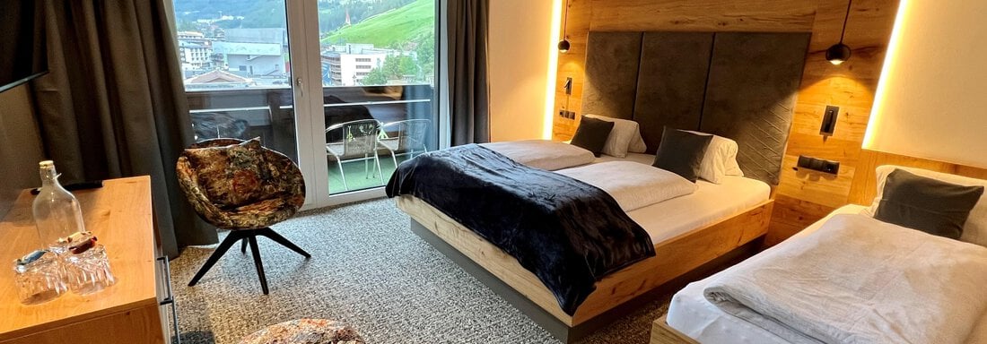 Dreibettzimmer - Frühstückspension Astoria - Sölden