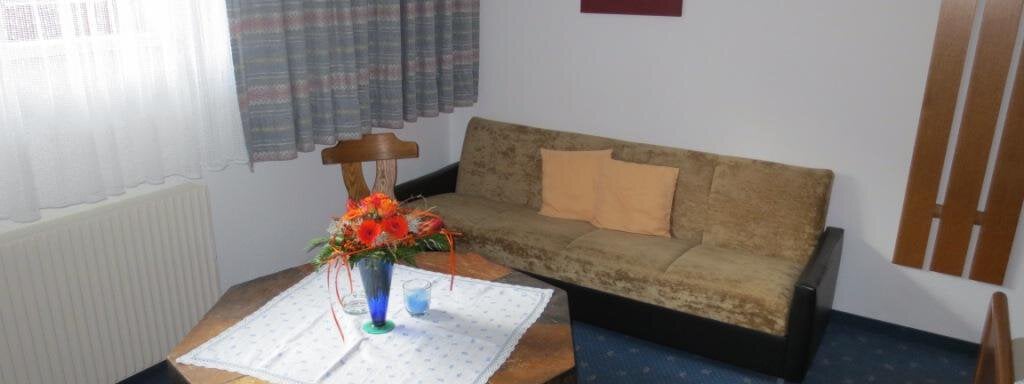 Couchgarnitur Zimmer Nr 6 - Haus Alpenhäusl - Sölden