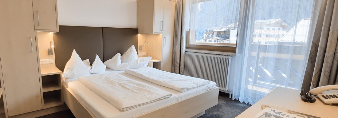 Doppelzimmer mit Ostbalkon - Haus Rehwinkl - Sölden