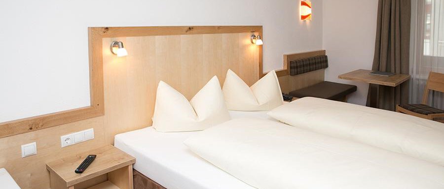 Doppelzimmer - Hotel Garni Ehrenreich - Sölden