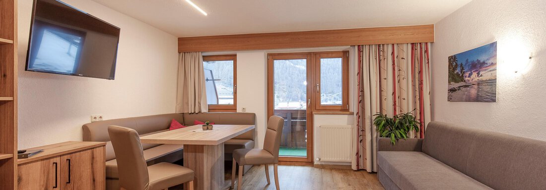 Wohnschlafzimmer TOP 2 - Hotel Garni Schönblick Apart - Sölden