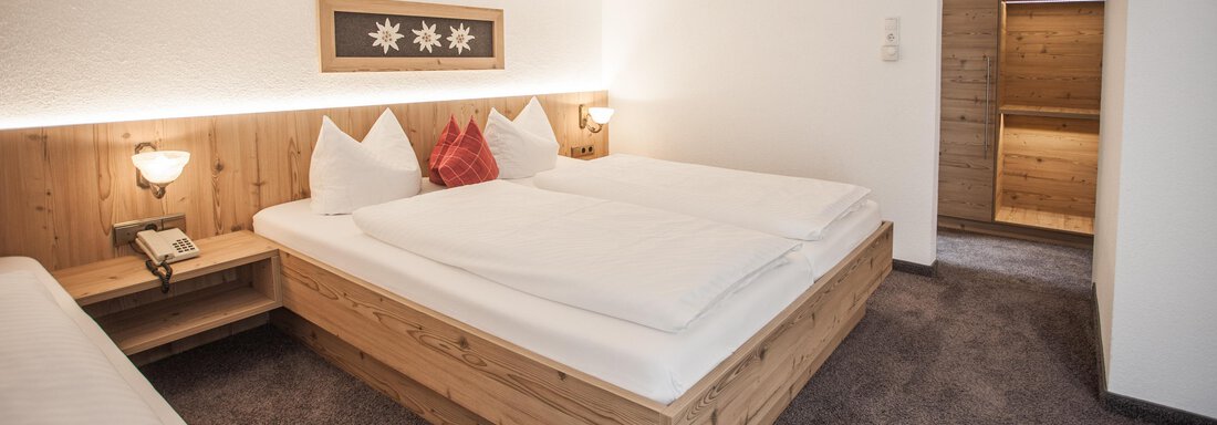 Schlafzimmer - Pension Edelweiss - Sölden