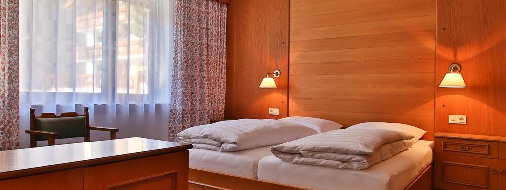 Schlafzimmer 1 - Pension Garni Neururer - Sölden