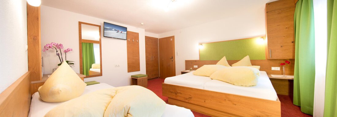 Dreibettzimmer - Pension Sonnenheim - Sölden