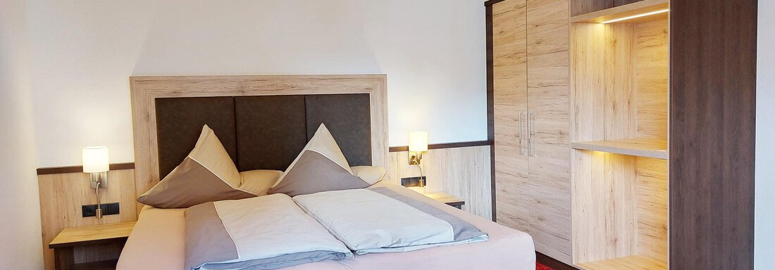 Doppelzimmer mit Balkon - Pension "Zur alten Mühle" - Sölden