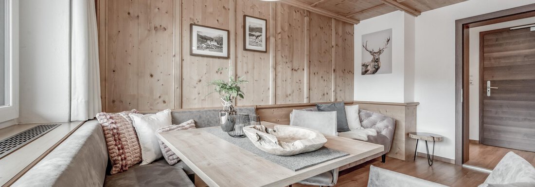 Wohnküche mit Essbereich und Schlafsofa - Soelden Lounge - Sölden