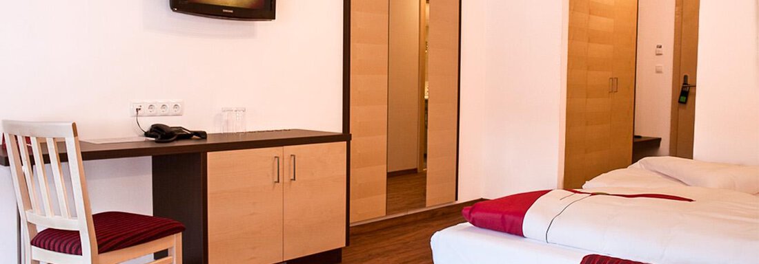 Schlafzimmer_doppelzimmercomfort_bergheim8_WZ - Sporthotel Garni Bergheim - Sölden