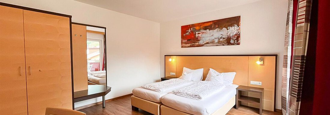 Schlafzimmer_bergheim_4personen_dz3_WZ - Sporthotel Garni Bergheim - Sölden