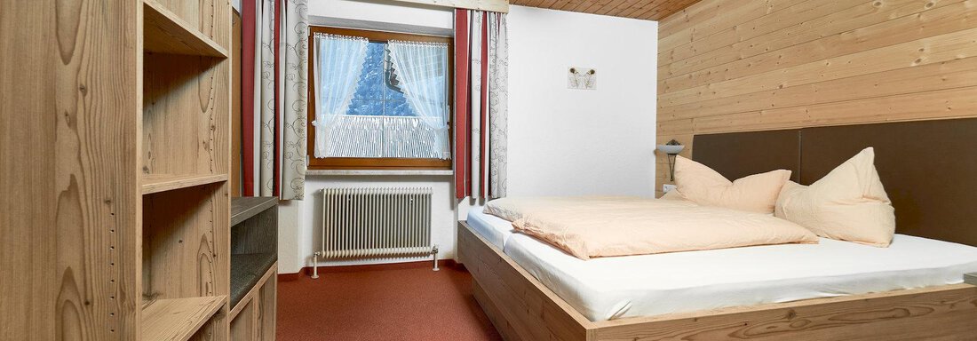 Schlafzimmer Appartement Nr. 1 - Gästehaus Judith - Zwieselstein